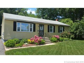15 Chapel St, Bloomfield, CT 06002-3203