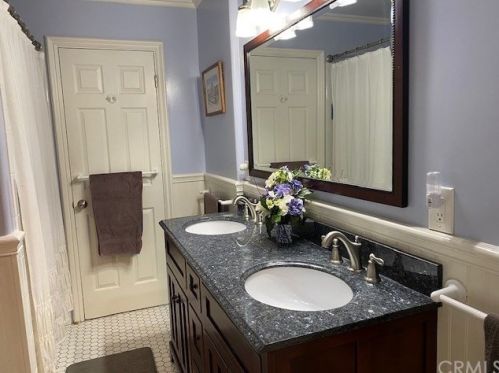 9237 Manzanar Ave, Downey CA  90240-2807 exterior