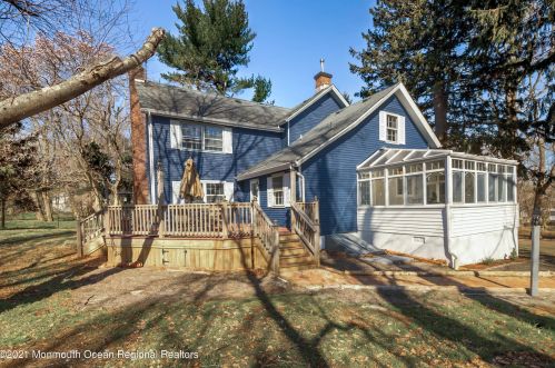 843 Holmdel Rd, Holmdel Village, NJ 07733-2067