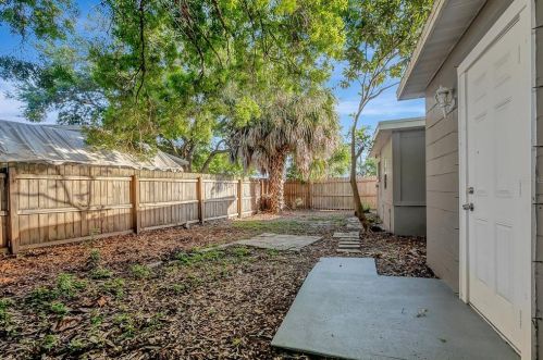 9780 Park Lake Dr, Pinellas Park FL  33782-3563 exterior
