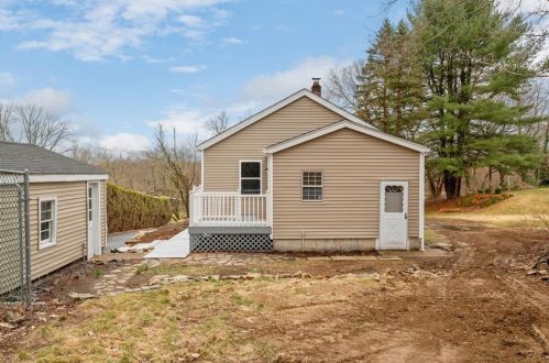 166 Pound Rd, Cumberland RI  02864-2706 exterior