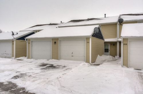 210 Cooper Ct, Ames, IA 50014-7743
