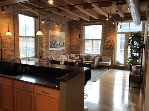 191 Broadway, Milwaukee, WI 53202-6014