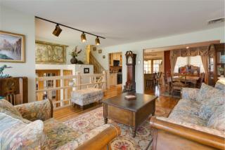 23 Roberta Ln, Syosset, NY 11791-5826