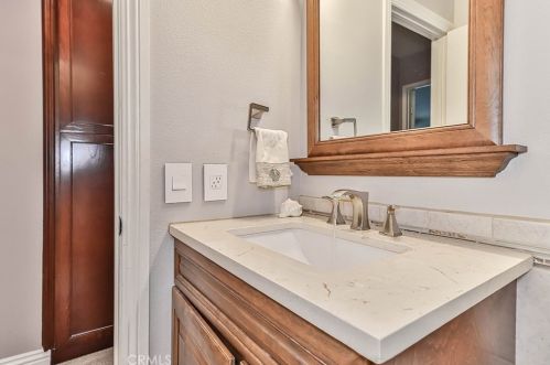 26316 Plata Ln, Calabasas CA  91302-2611 exterior