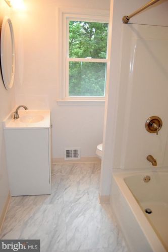 2065 Geoffrey Dr, Willow Grove PA  19090-2217 exterior