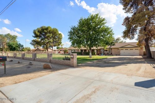3601 Yorkshire Dr, Glendale, AZ 85308-2335