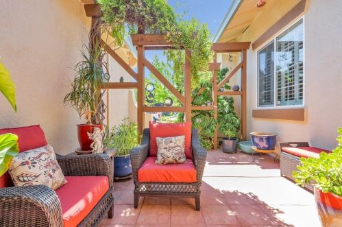 662 Canterbury Cir, Vacaville CA  95687-8225 exterior