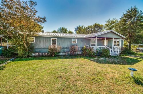 1449 Red Oak Dr, Kaufman, TX 75142-4325