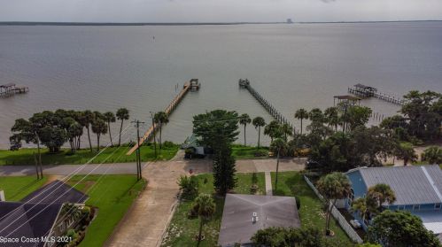 1302 Riverside Dr, Titusville, FL 32780-4226