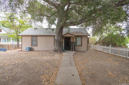 1704 Park St, Lake Nacimiento, CA 93446-1632
