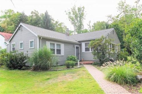298 Saw Mill River Rd, Millwood, NY 10546-1109