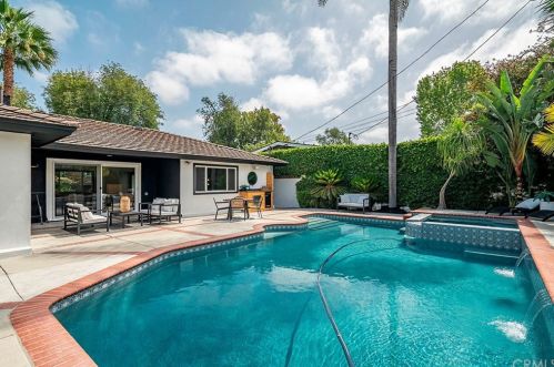 5230 El Cedral St, Long Beach CA  90815-3904 exterior