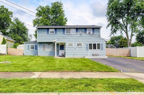 28 Island Dr, Old Bridge NJ  08857-2518 exterior