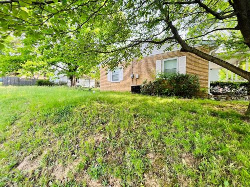 24 Beverly Pl, Florence KY  41042-1702 exterior