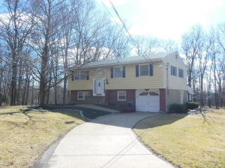 499 Weavertown Rd, Wilkes Barre, PA 18708-9360