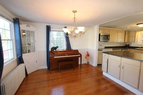 117 Forest St, Hartford CT  06118-2313 exterior