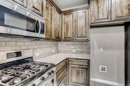 720 Greenville Ave, Richardson TX  75081-4112 exterior