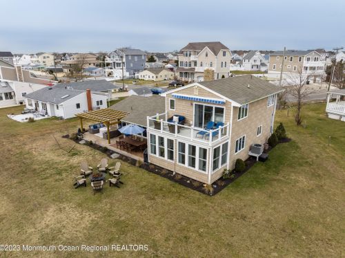 1600 Bch Blvd, Lacey NJ  08731-5031 exterior