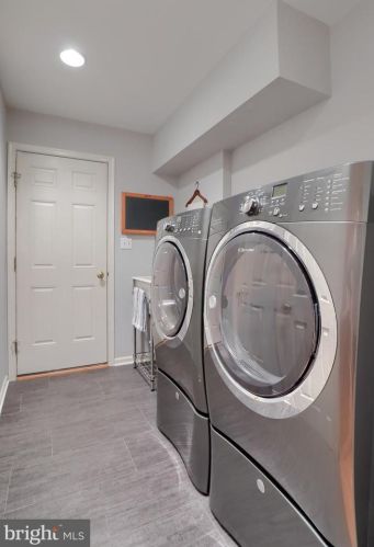 34 Red Leaf Ln, Lancaster PA 17602-7000 exterior