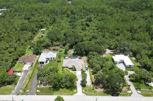 4845 20th Ave, Naples FL  34117-9125 exterior