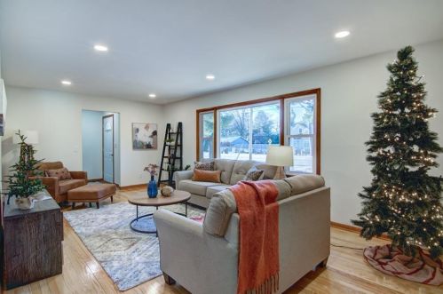 5388 Shore Dr, Eau Claire WI  54703-2073 exterior