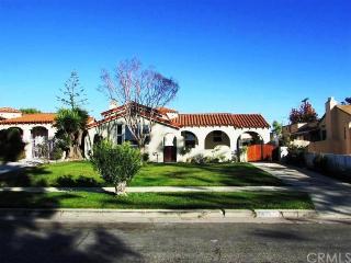 9426 Hobart Blvd, Los Angeles, CA 90047-3824