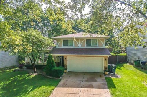 4225 98th St, Des Moines, IA 50322-1304