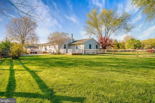3102 Woodgate Ln, Pottstown, PA 19464-2763