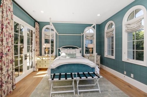 8 Rockshore Blf, Newport Beach CA  92657-2131 exterior