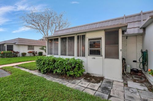 155 Valencia G, Delray Beach FL  33446-2055 exterior