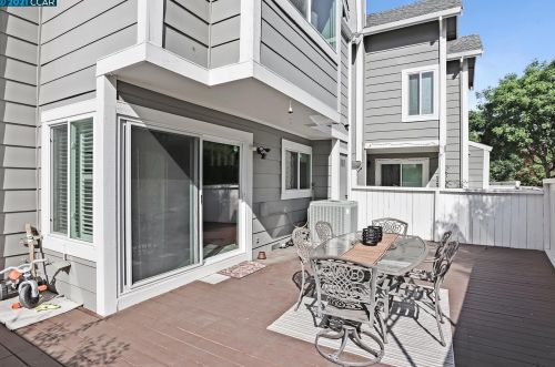 4330 Fairlands Dr, Pleasanton CA  94588-3428 exterior