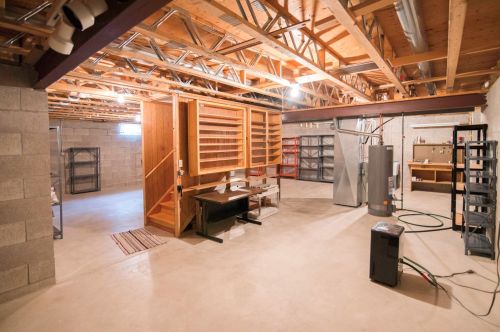 1912 Wexford Ln, Waukesha WI  53186-1252 exterior