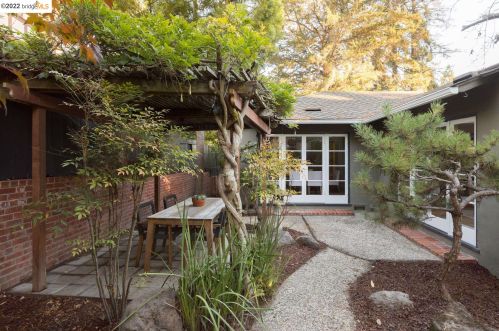 5901 La Salle Ave, Oakland CA 94611-3225 exterior