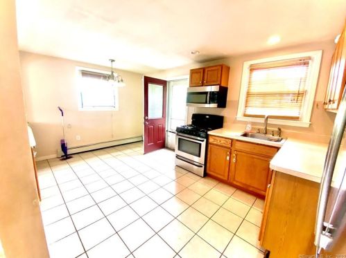 199 Clifton St, Wallingford, CT 06492-4405