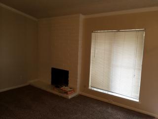 6014 Augusta St, Fresno CA  93710-5215 exterior