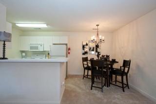 2501 River Oaks Blvd, Jackson MS  39211-3628 exterior