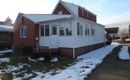 966 Ella St, Bridgeville PA 15017-2542 exterior