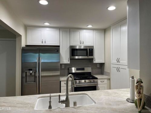 2043 Majorca Dr, Oxnard CA exterior