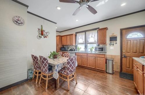 318 Summit Ave, Mount Vernon NY  10552-3004 exterior