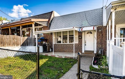1423 Simpson St, Boothwyn, PA 19061-4334