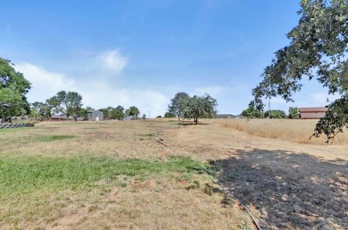 10000 Walter Welsher Ct, Gilroy CA  95020-9704 exterior