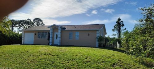 2707 14th St, Lehigh Acres, FL 33976-3121