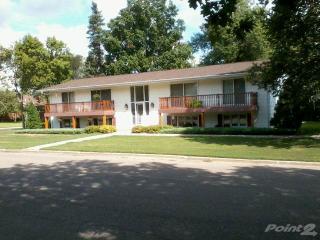 15 Pacific St, Litchfield MN  55355-3050 exterior