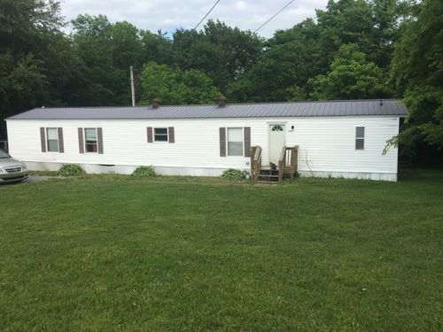 4422 Bledsoe St, Westmoreland, TN 37186-2301