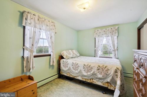 1822 Old Sumneytown Pike, Harleysville PA  19438-1129 exterior