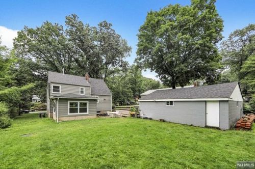 12 Pawnee Ave, Oakland NJ  07436-3019 exterior