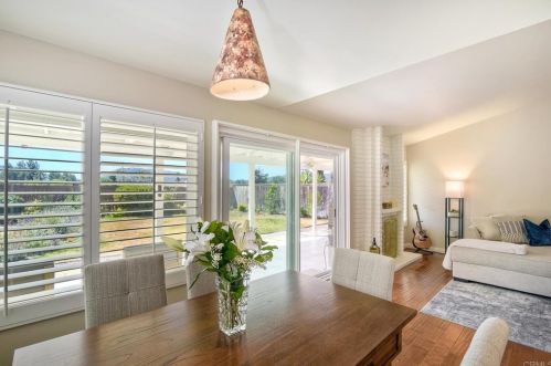 30065 Villa Alturas Dr, Temecula CA  92592-2105 exterior