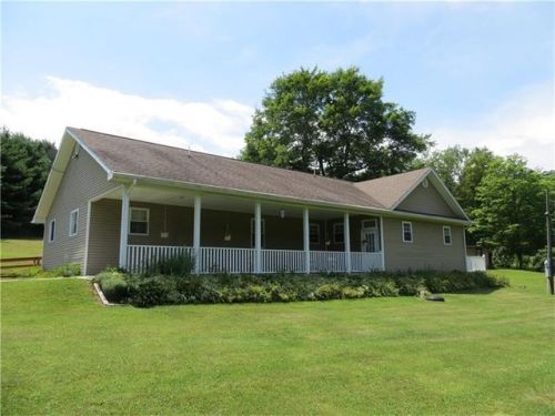 110 Maple Dr, Georgetown, PA 15043-9507