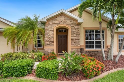 321 25th Ave, Cape Coral, FL 33993-7577